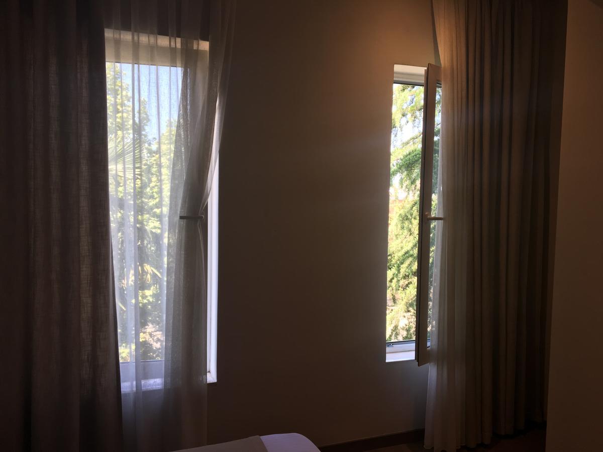 Alojamento de Acomodação e Pequeno-almoço Soleo Tirana