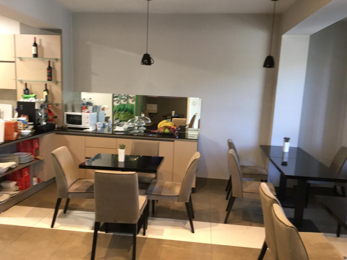 Soleo Alojamento de Acomodação e Pequeno-almoço Tirana