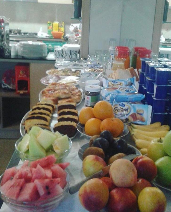 Alojamento de Acomodação e Pequeno-almoço Soleo Tirana